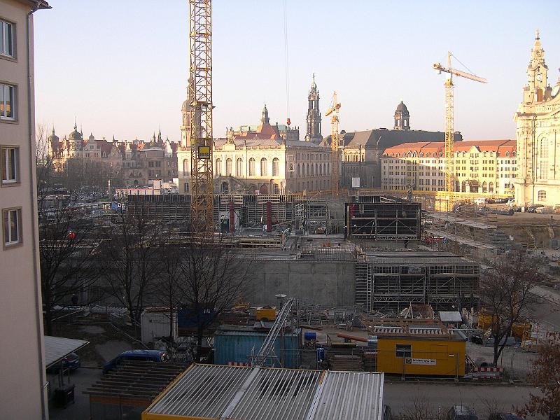 2004-12-16, Neumarkt und Frauenkirche (1).JPG